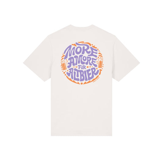 Unisex T-Shirt „More Amore for Altbier“ – stylisches Statement-Piece für Fans von Düsseldorfer Braukultur und modernem Design. Lässiger Schnitt, Moderner Backprint. Eine Hommage an die Düsseldorfer Bierkultur und ihre Hausbrauereien.