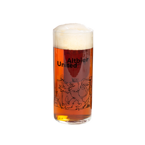 Altbier United Altbierglas – das stilvolle Glas für echten Altbiergenuss. Mit seinem eleganten Design und der perfekten Form bringt es das volle Aroma deines Düsseldorfer Altbiers zur Geltung. Ein Muss für jeden Altbier-Enthusiasten!